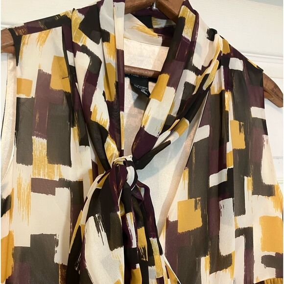 New York & Company, mini dress, tie detail at neck, excellent condition, size 14 - Picture 2 of 3